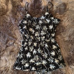 ❗️Bundle 3 Sale ❗️Palm Tree Romper